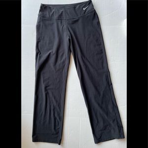 NIKE Workout Pants size L Black classic fit 28”